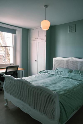 Victorian rooms in the heart of Angel